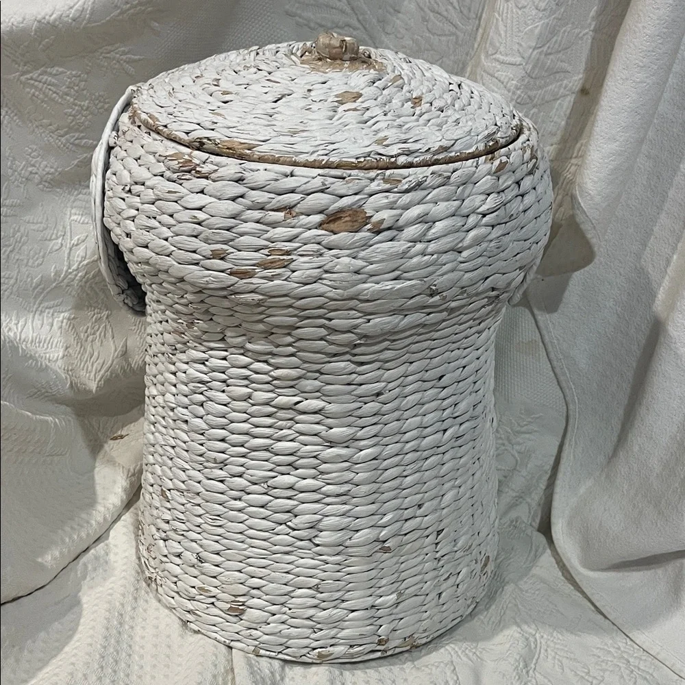 White Woven Elephant‎ Basket